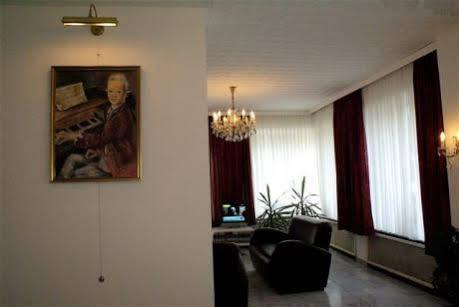 Hotel Mozart Франкфурт-на-Майне Экстерьер фото